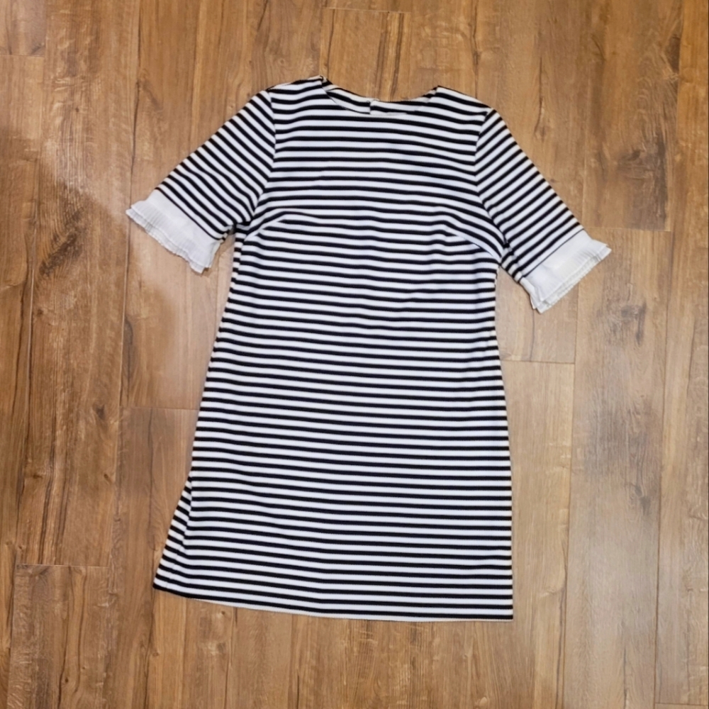 New York & Company black and white striped classy shift dress